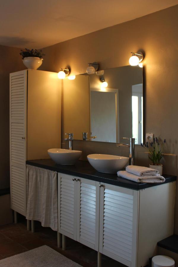 Mas Les Romarins, 10 Min D'Uzes, Piscine Et Grand Jardin Clos, Jeux, Nid De Repos Et Base Pour Activites Dans Le Gard (Adults Only) Exterior foto