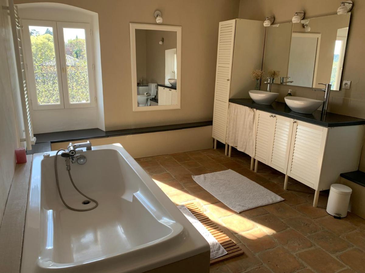 Mas Les Romarins, 10 Min D'Uzes, Piscine Et Grand Jardin Clos, Jeux, Nid De Repos Et Base Pour Activites Dans Le Gard (Adults Only) Exterior foto