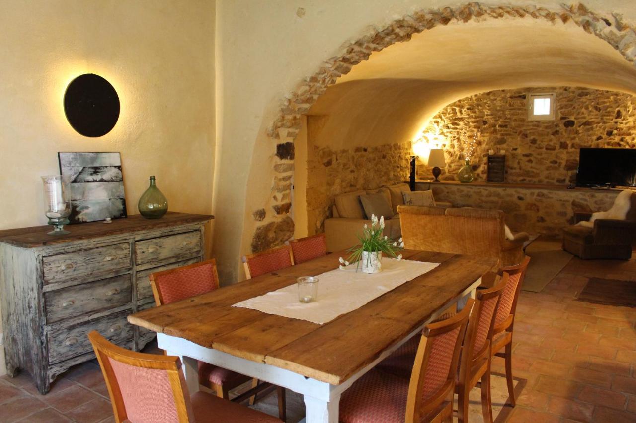 Mas Les Romarins, 10 Min D'Uzes, Piscine Et Grand Jardin Clos, Jeux, Nid De Repos Et Base Pour Activites Dans Le Gard (Adults Only) Exterior foto